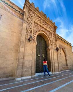 RABAT • MOROCCO 
.
.
.
#beyondpages #morocco #rabatmorocco #mausoleummohammedv #travel #traveldiaries #desigirl #southasian #indian #desigirlstravel #brasswork #woodcarving